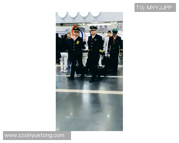 空姐偶遇姚明瞬间感慨身高差距引发的幽默对话与温馨回忆